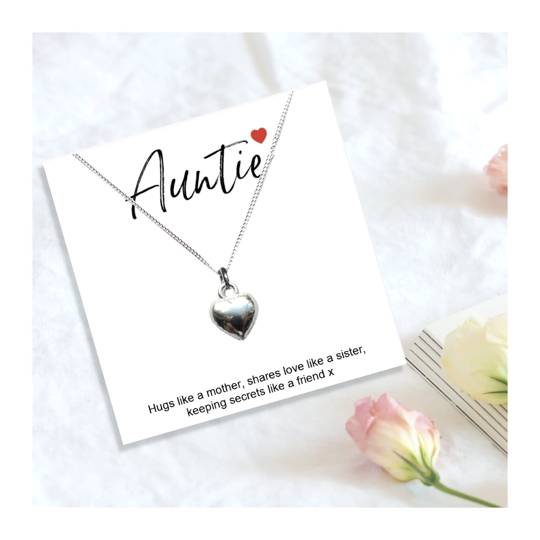 Sterling silver heart necklace on a quote gift card for an auntie