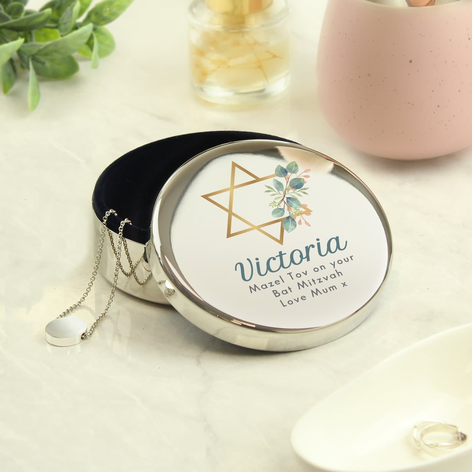Round trinket box for a Bat Mitzvah with personalised lines of text