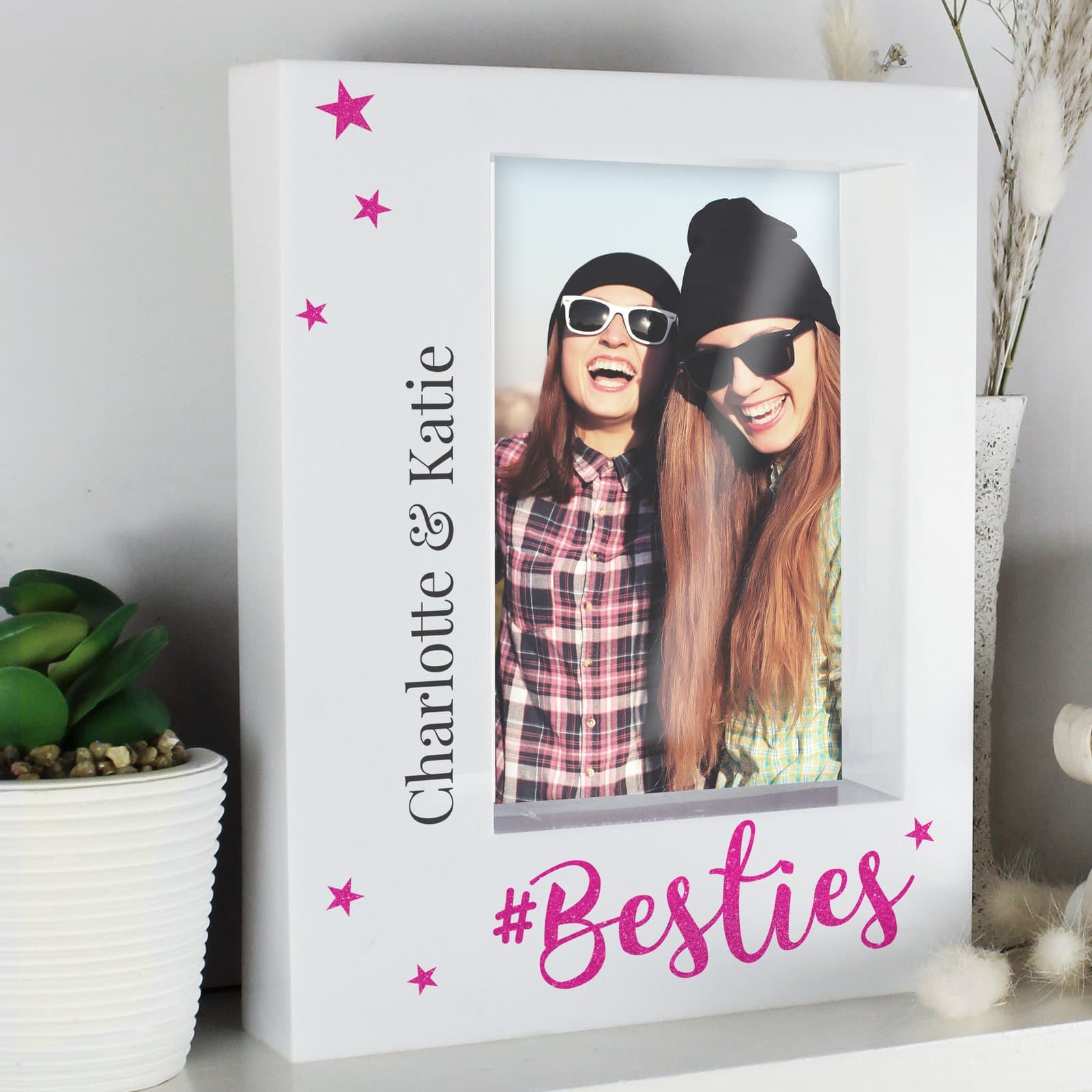 Plastic 5x7 box photo frame with the fixed word #Besties