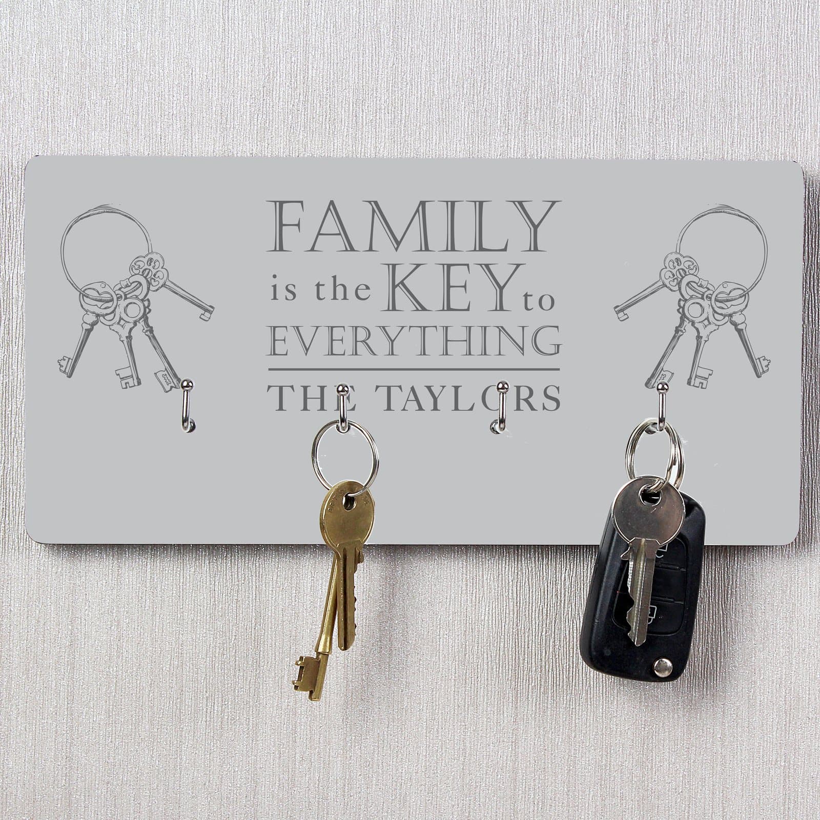 Wooden high gloss key hanger with four hooks and personalised text