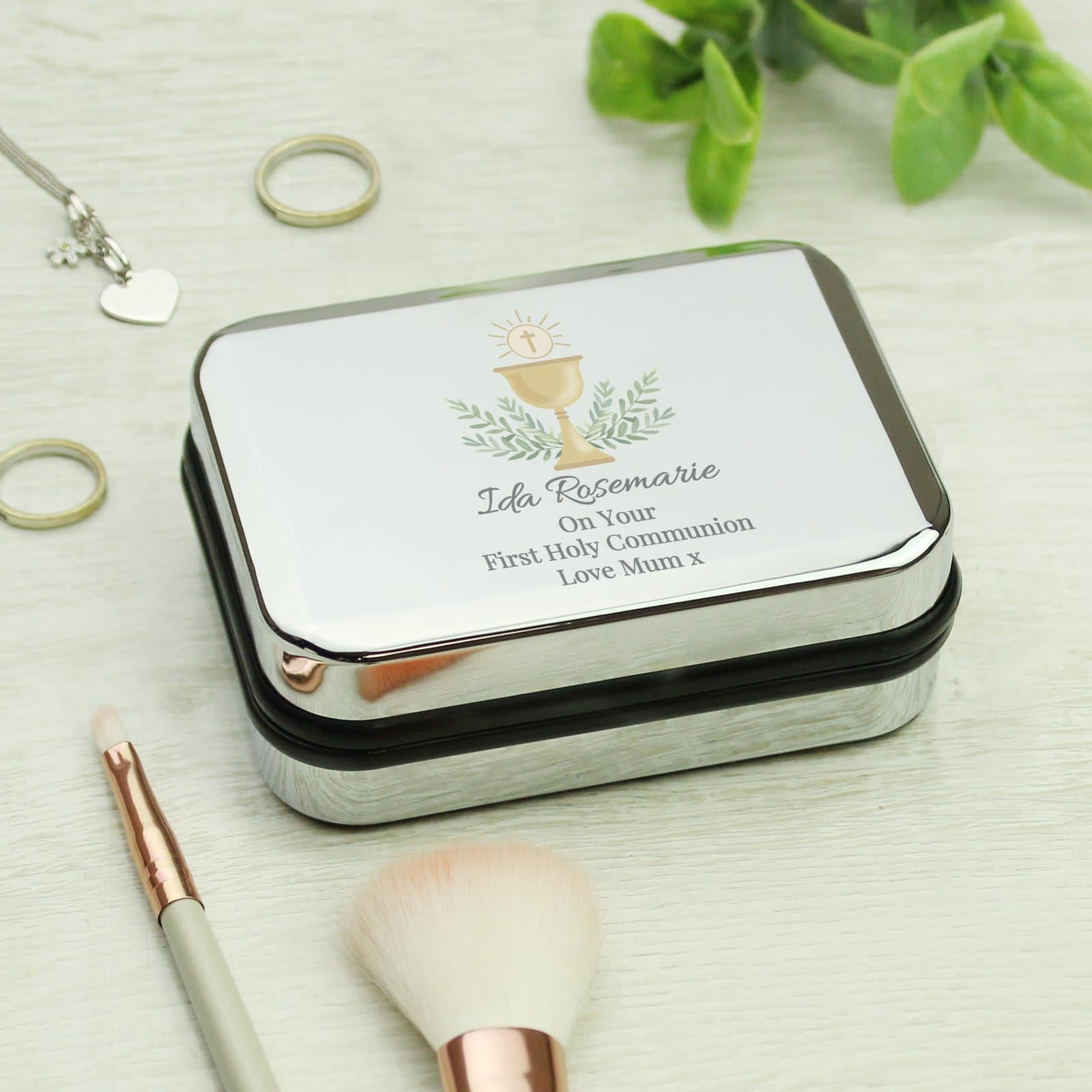 Necklace gift box personalised with a four-line First Holy Communion message