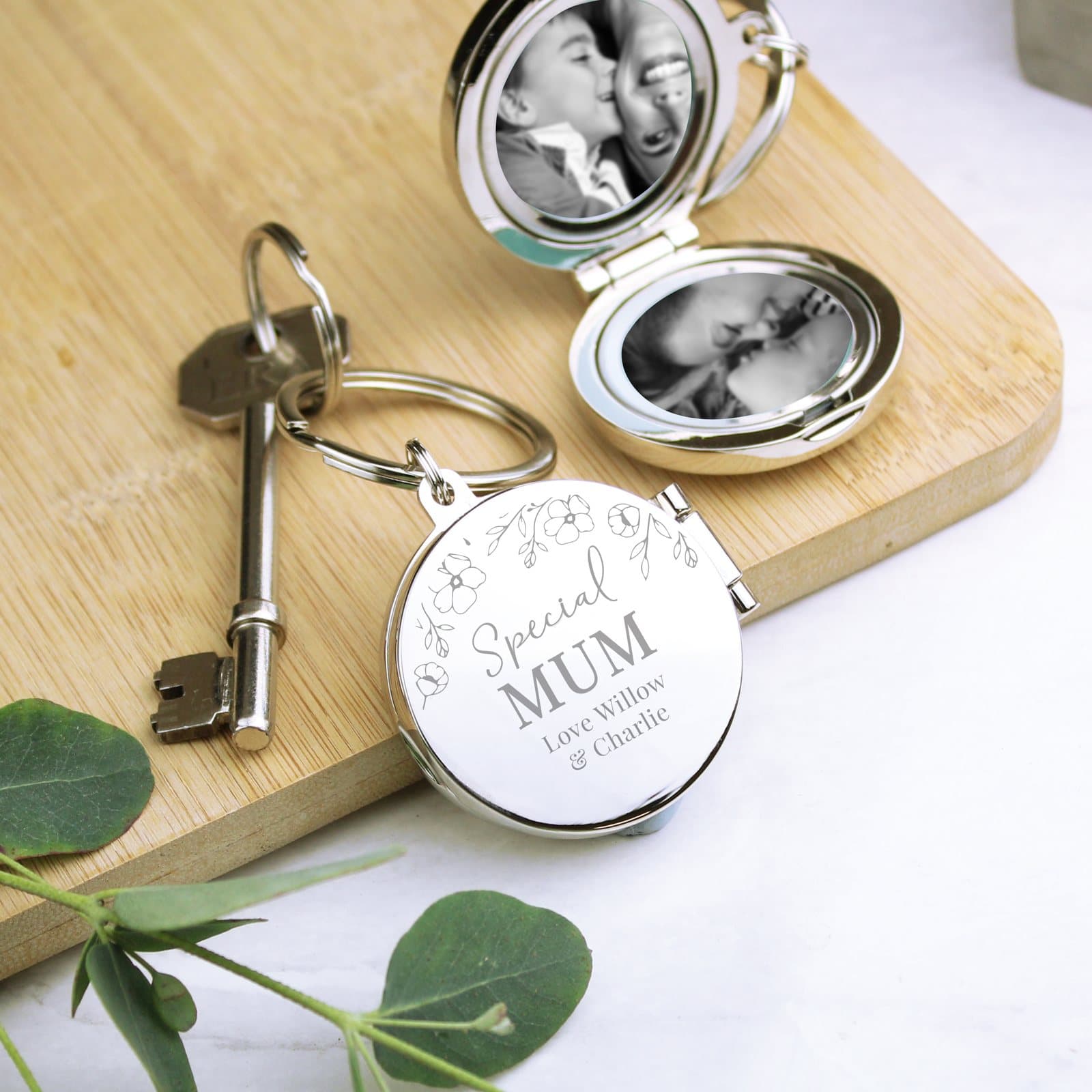 Round silver finish photo frame keyring