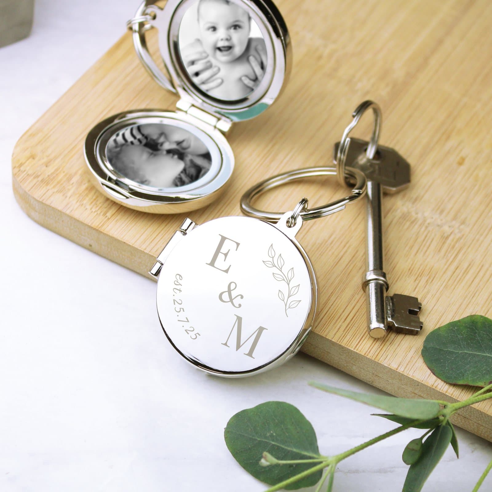 Round personalised Foliage couples photo keyring, nickel plated