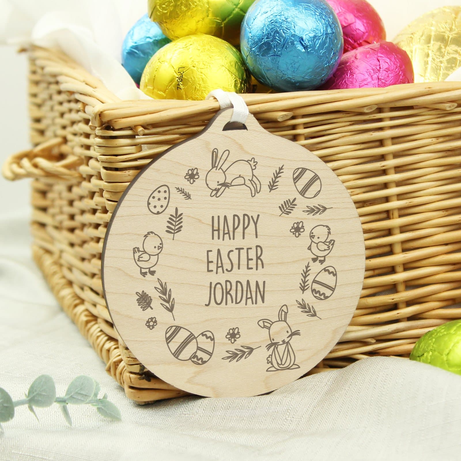 Round wooden Happy Easter decoration with ribbon