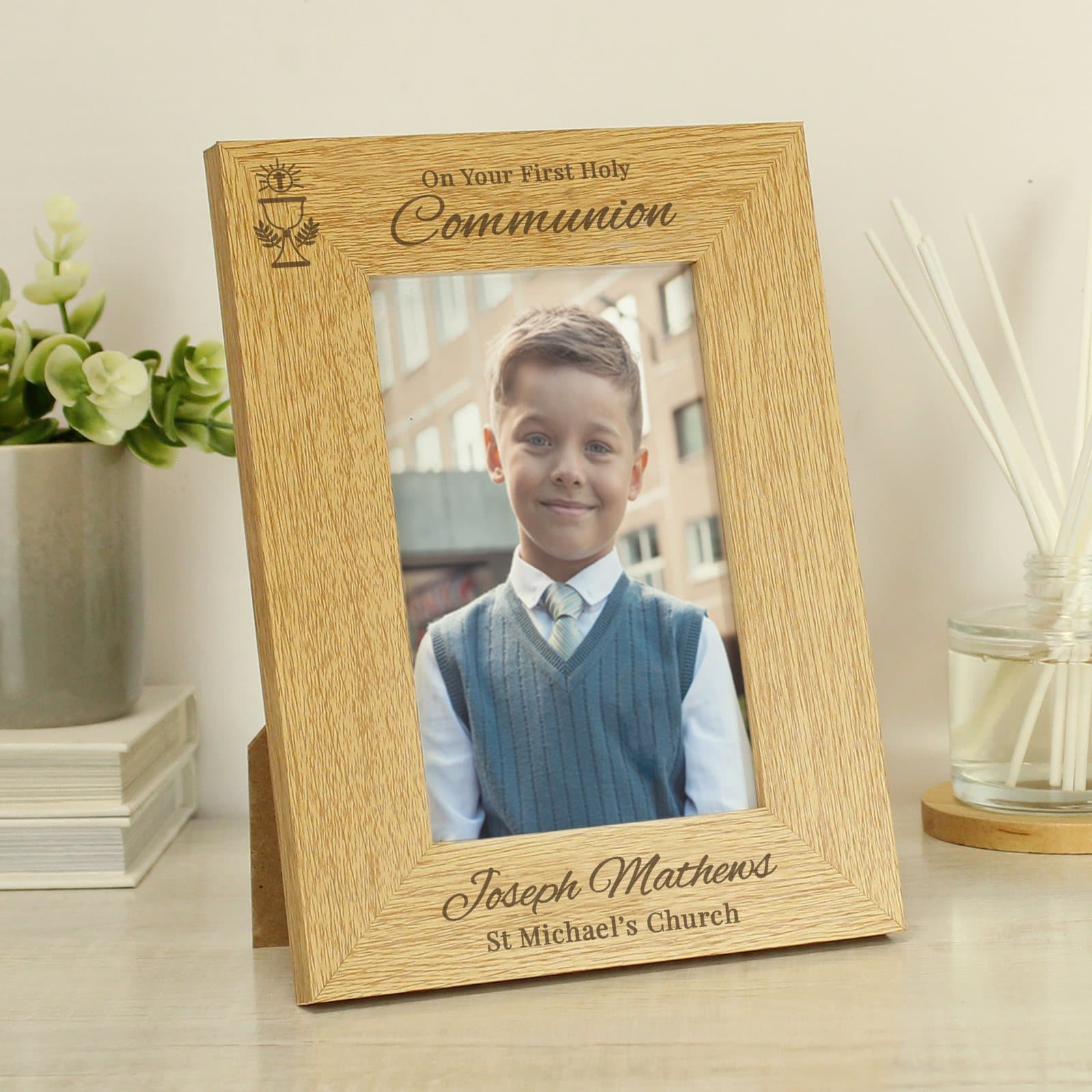 Oak veneer Holy Communion photo frame for a 6x4 portrait photo