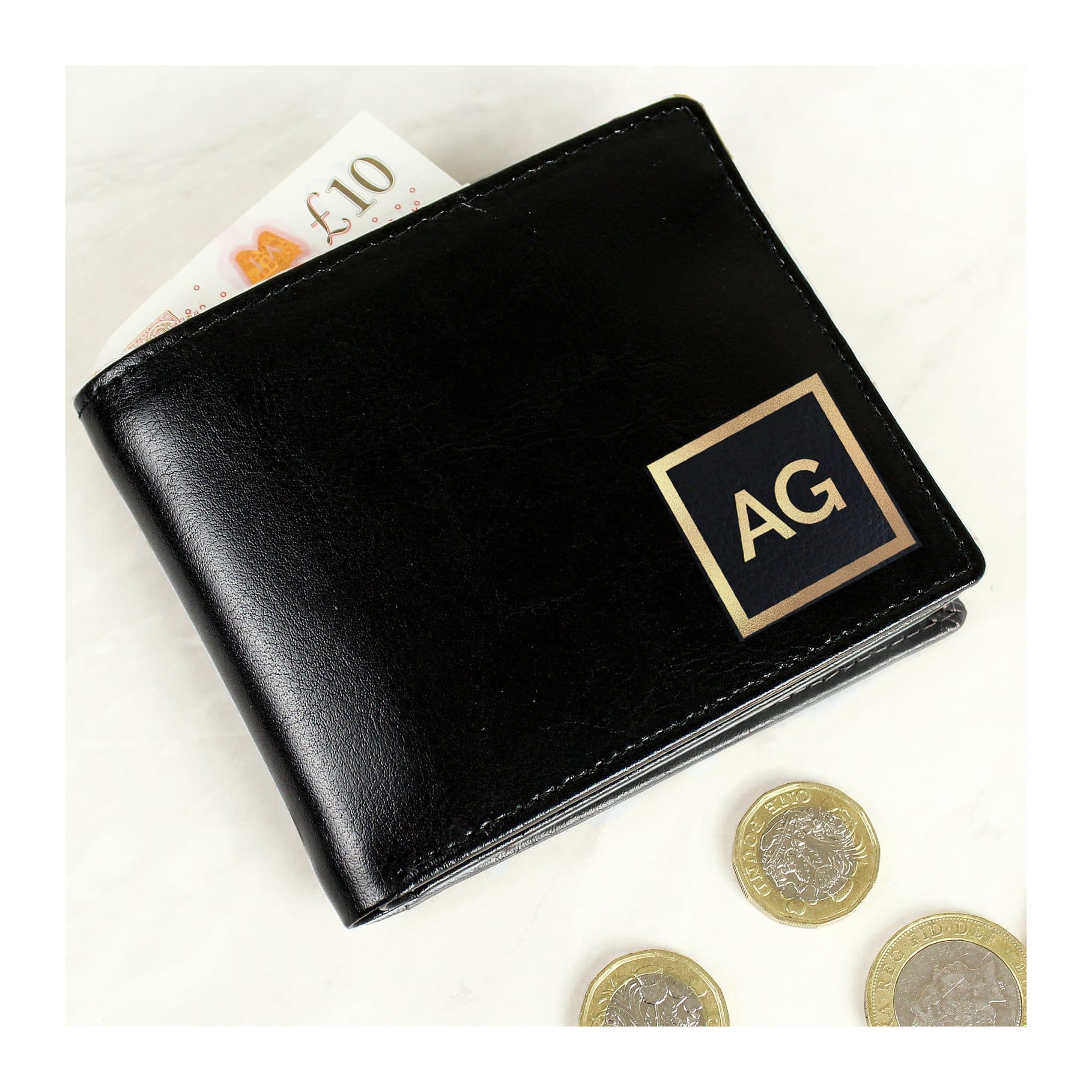 Leather wallet that can be personalised with capital initials
