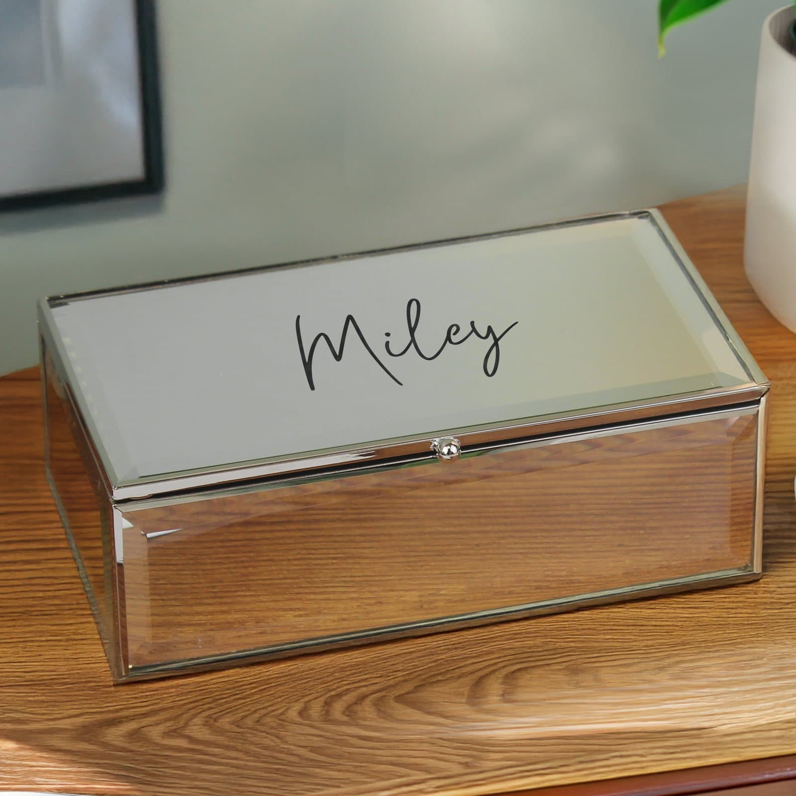 Mirrored jewellery box with a personalised name