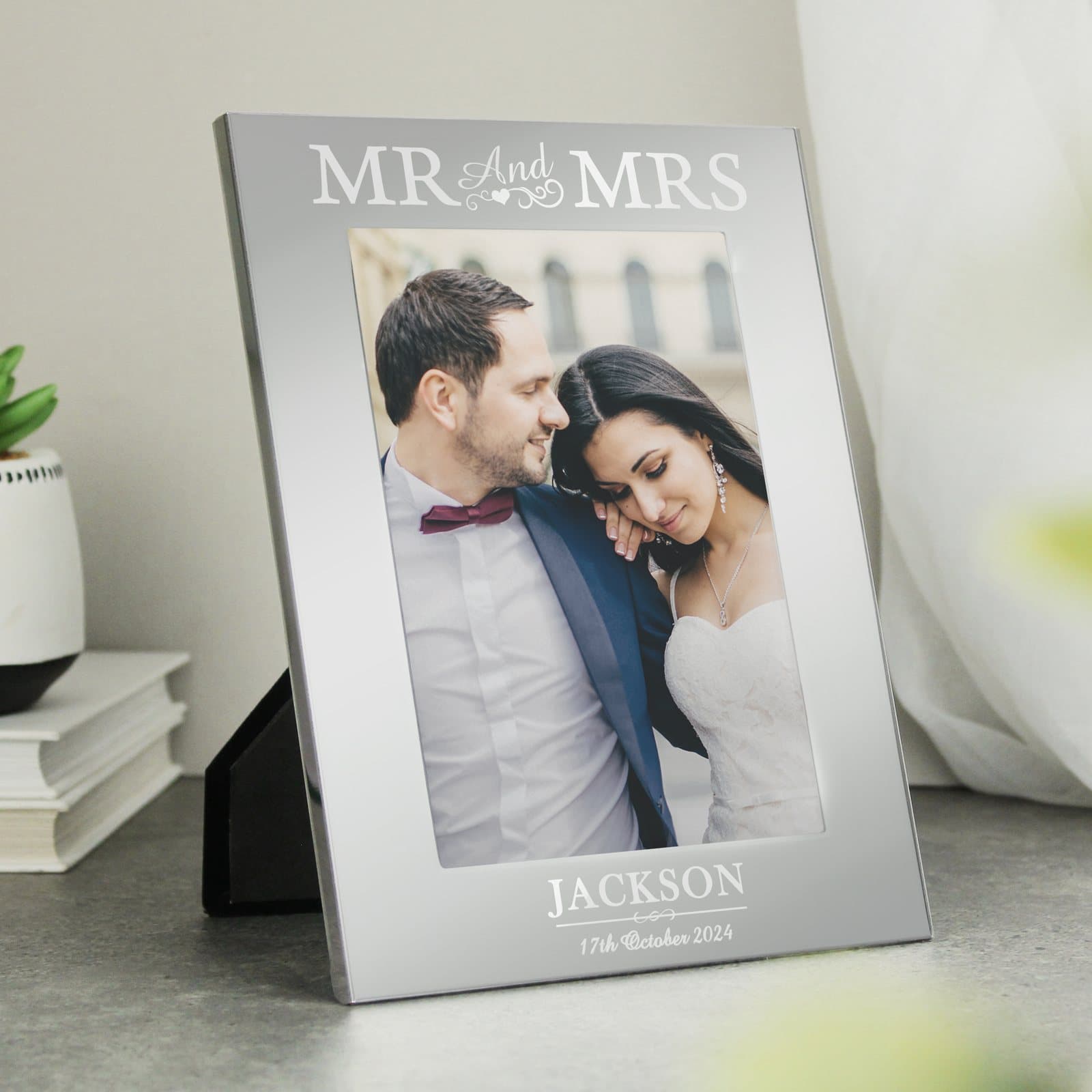 Silver aluminium Mr and Mrs photo frame for a 6x4 inch photo