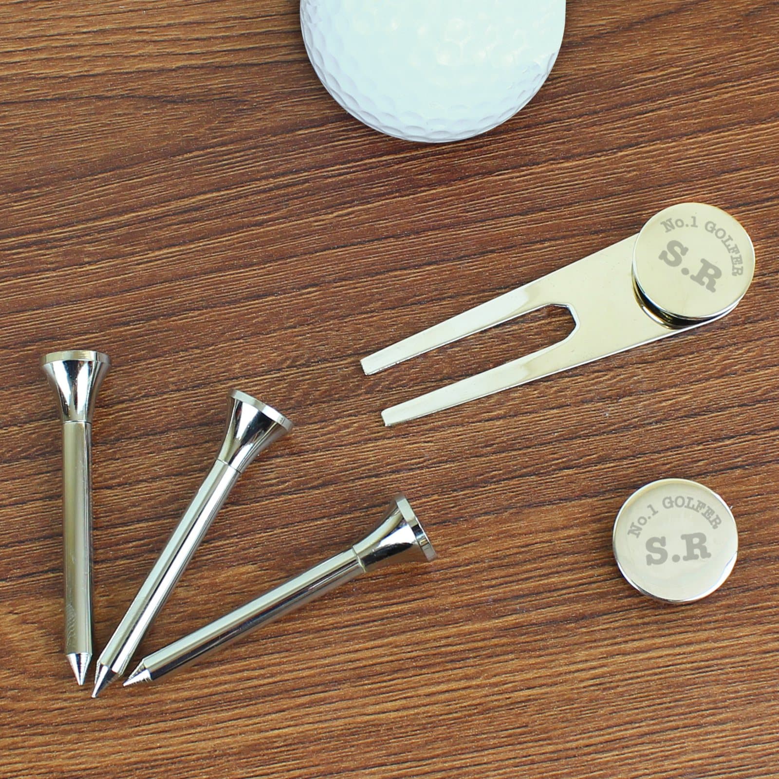 No.1 Golfer golf set with tees, pitch repairer and ball marker