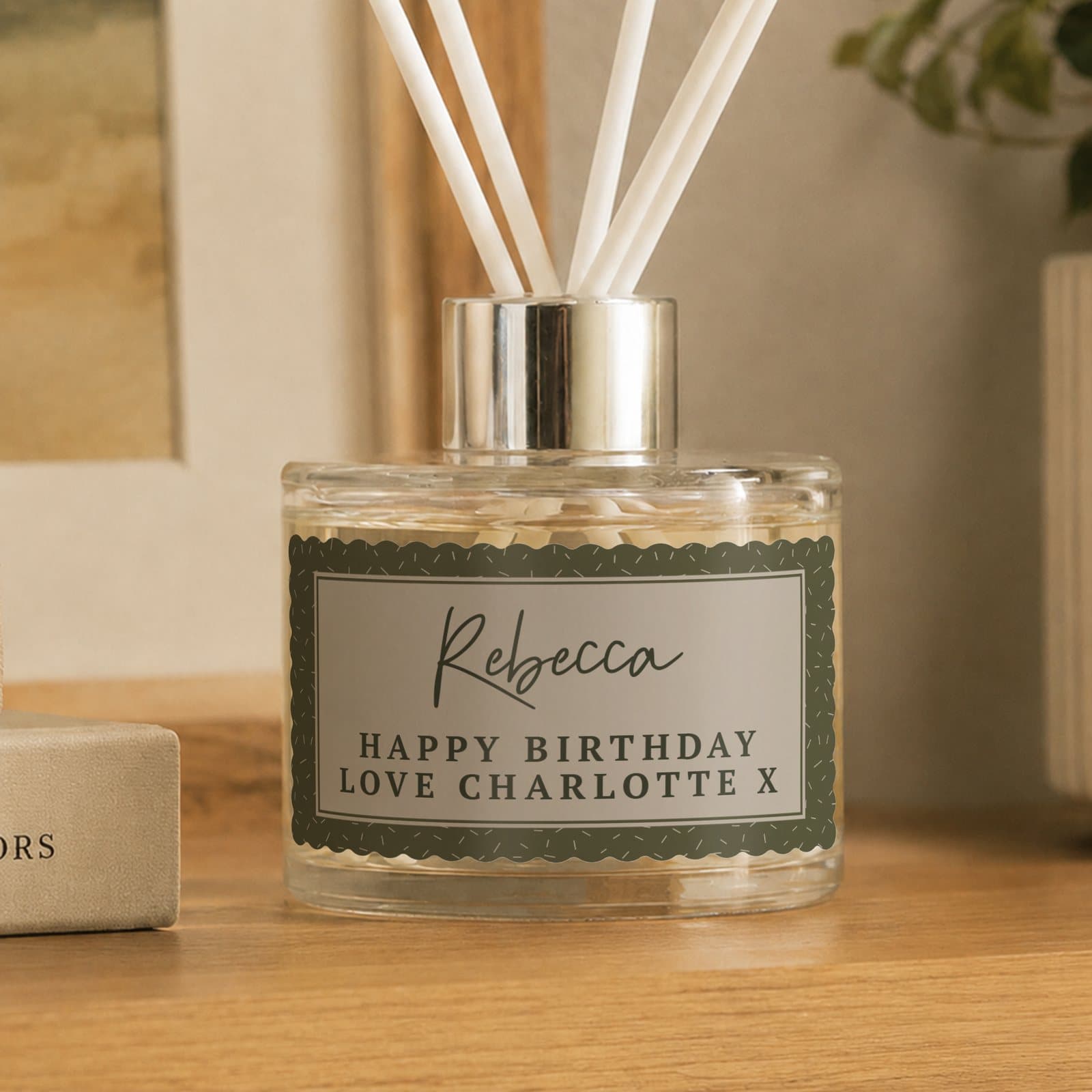Personalised scallop border glass reed diffuser
