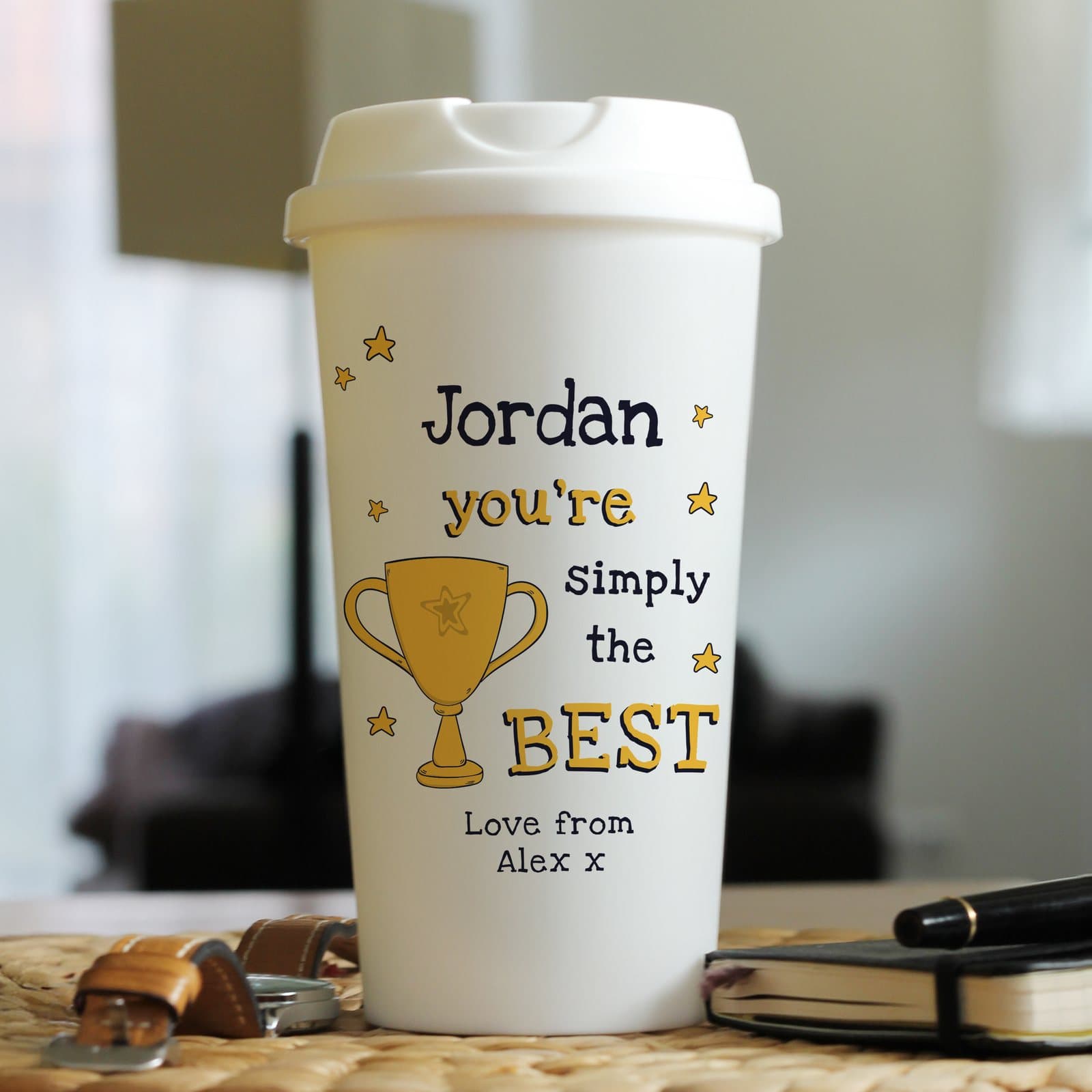 Plastic travel mug with screw-on lid and a personalised three-line message