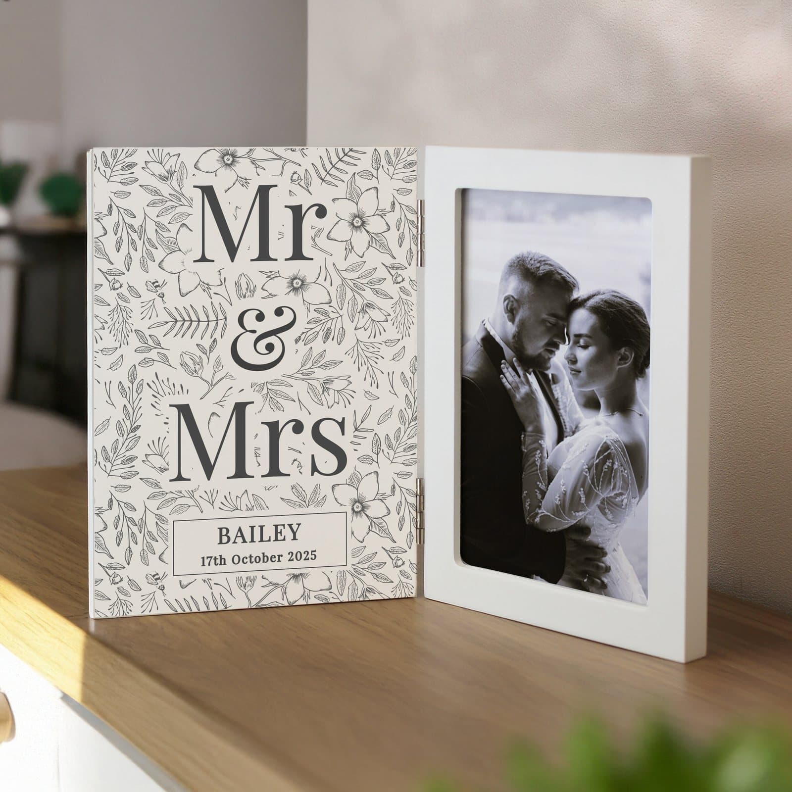 Wooden hinged 6x4 wedding photo frame with personalised lines of text
